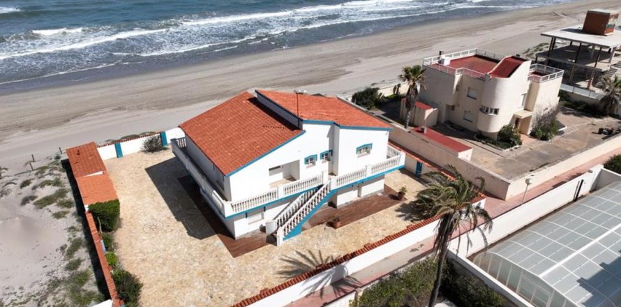 Villa in La Manga del Mar Menor, Murcia, Spain 6 bedrooms, 280 sq.m. No. 161520