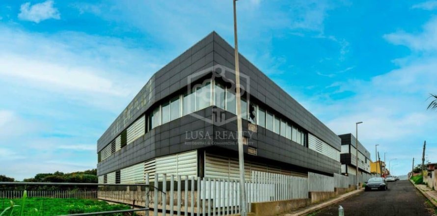 Commercial property à San Cristobal de La Laguna, Tenerife, Espagne 6472 m2 No. 151449