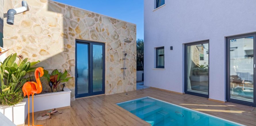 Casa adosada en La Rapita, Mallorca, España 2 dormitorios, 140 m2 No. 160939