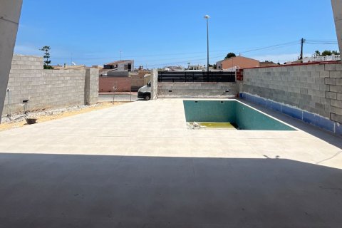 Villa à Torrevieja, Alicante, Espagne 3 chambres, 135 m2 No. 190375