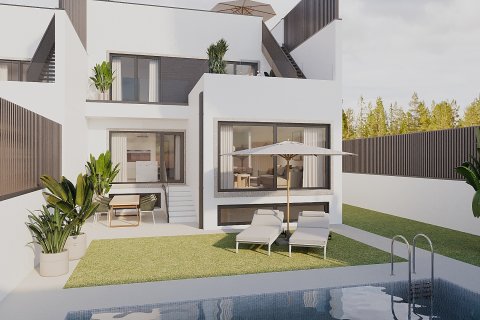 Kaupunkipientalo myytävänä La Linea de la Concepcion, Cadiz, Espanja, 2 makuuhuonetta, 209 m2 No. 190868 - kuva 2