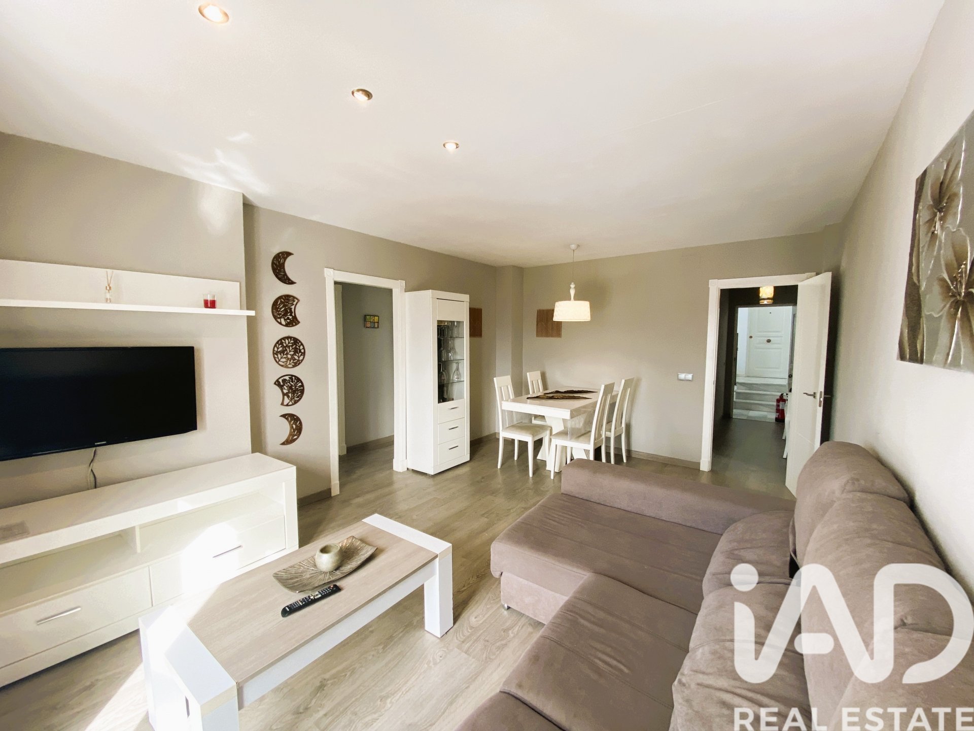 Apartment in Chiclana de la Frontera, Cadiz, Spain 2 bedrooms, 63 sq.m. No. 185302