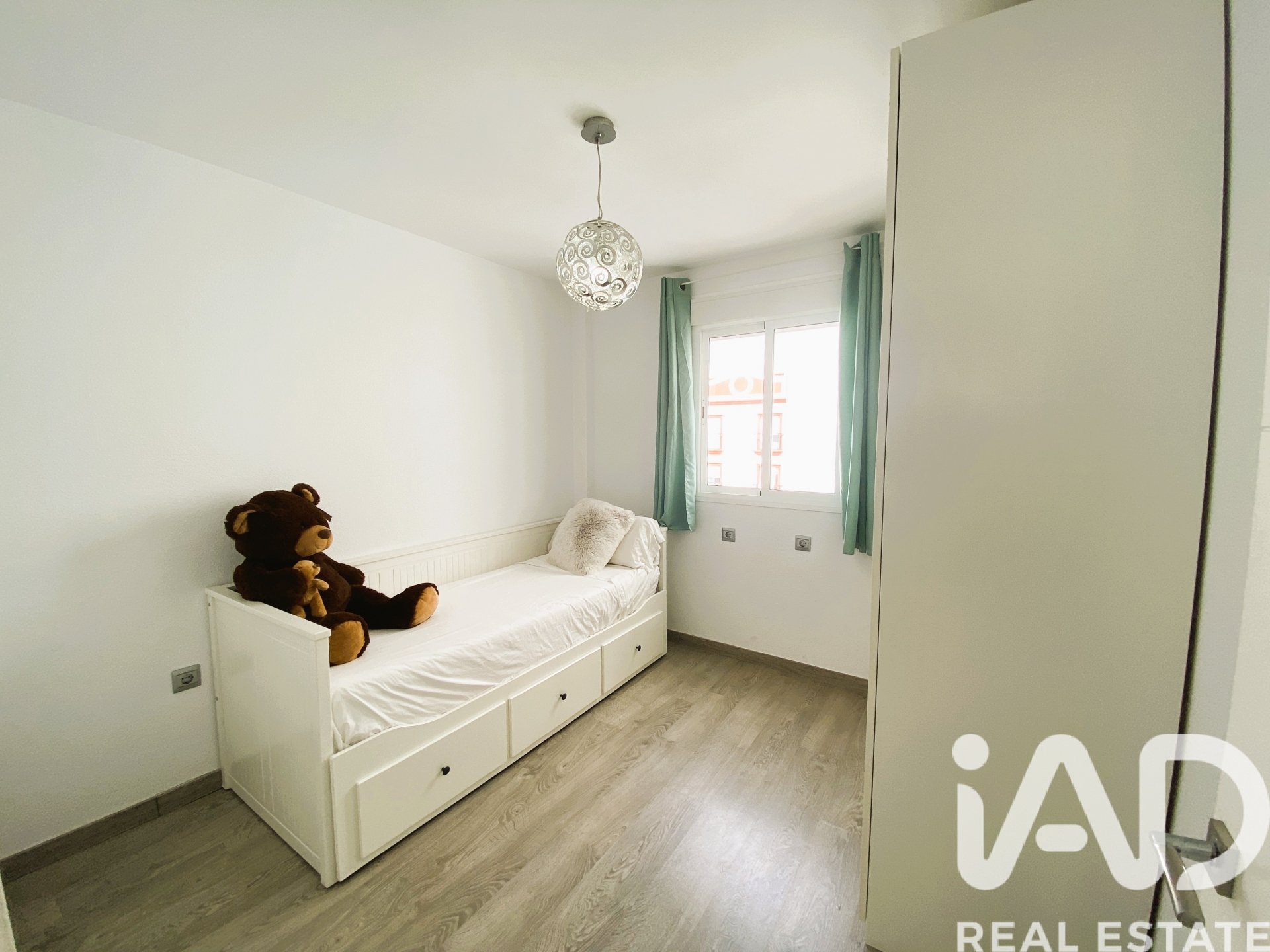 Apartment in Chiclana de la Frontera, Cadiz, Spain 2 bedrooms, 63 sq.m. No. 185302