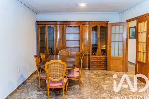 Apartment in Spain 4 bedrooms, 142 sq.m. No. 185297