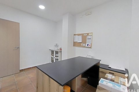 Commercial property for sale in Segur de Calafell, Tarragona, Spain 1 bedroom, 41 sq.m. No. 185296 - photo 4