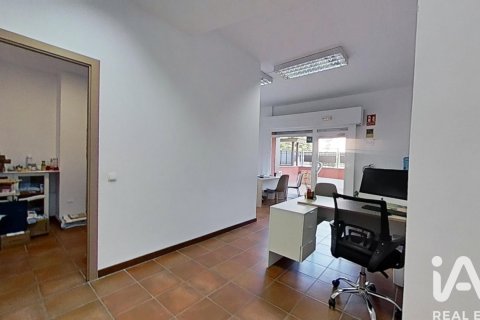 Commercial property for sale in Segur de Calafell, Tarragona, Spain 1 bedroom, 41 sq.m. No. 185296 - photo 10