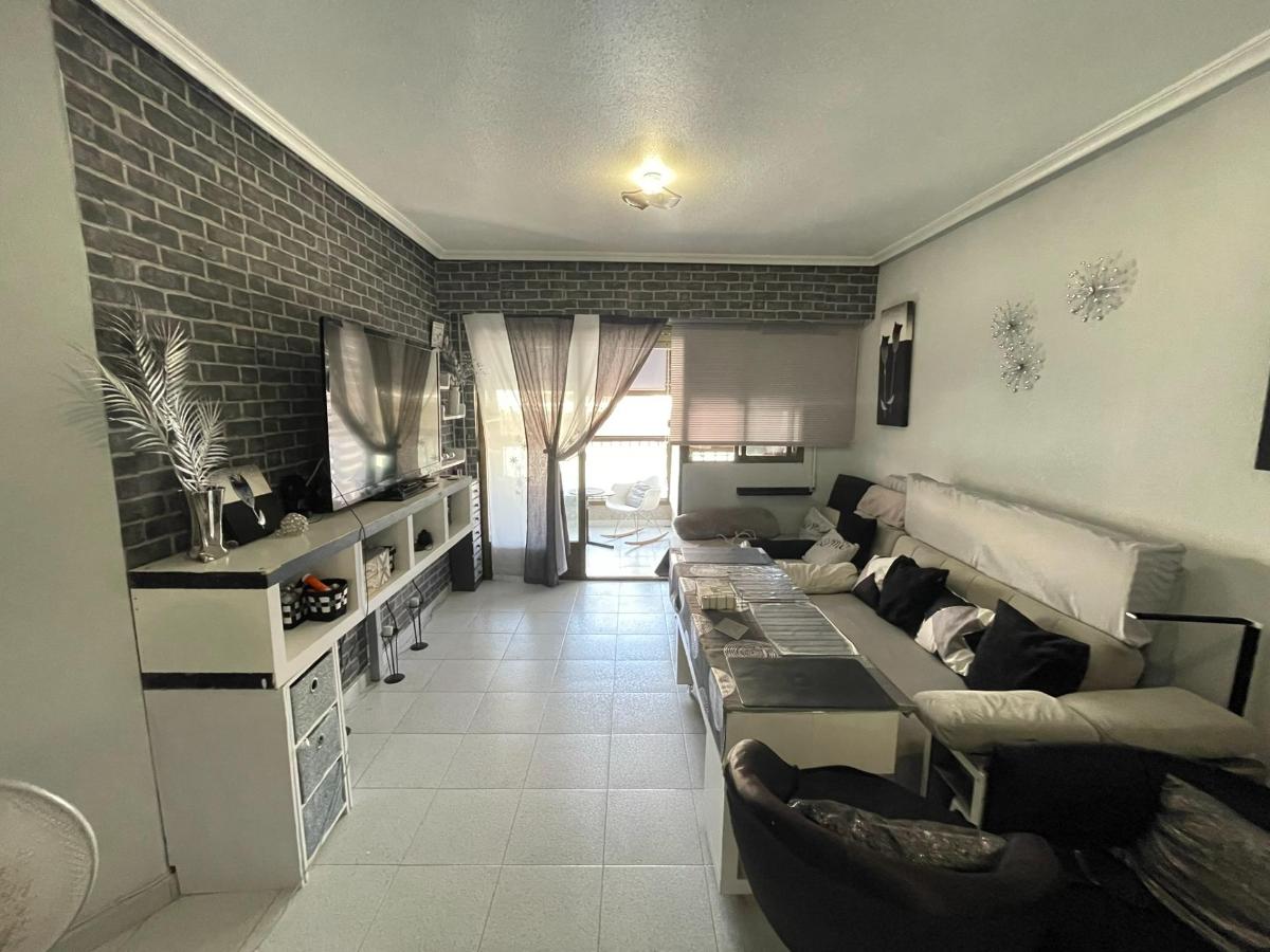 Apartment in Guardamar del Segura, Alicante, Spain 2 bedrooms, 64 sq.m. No. 183856