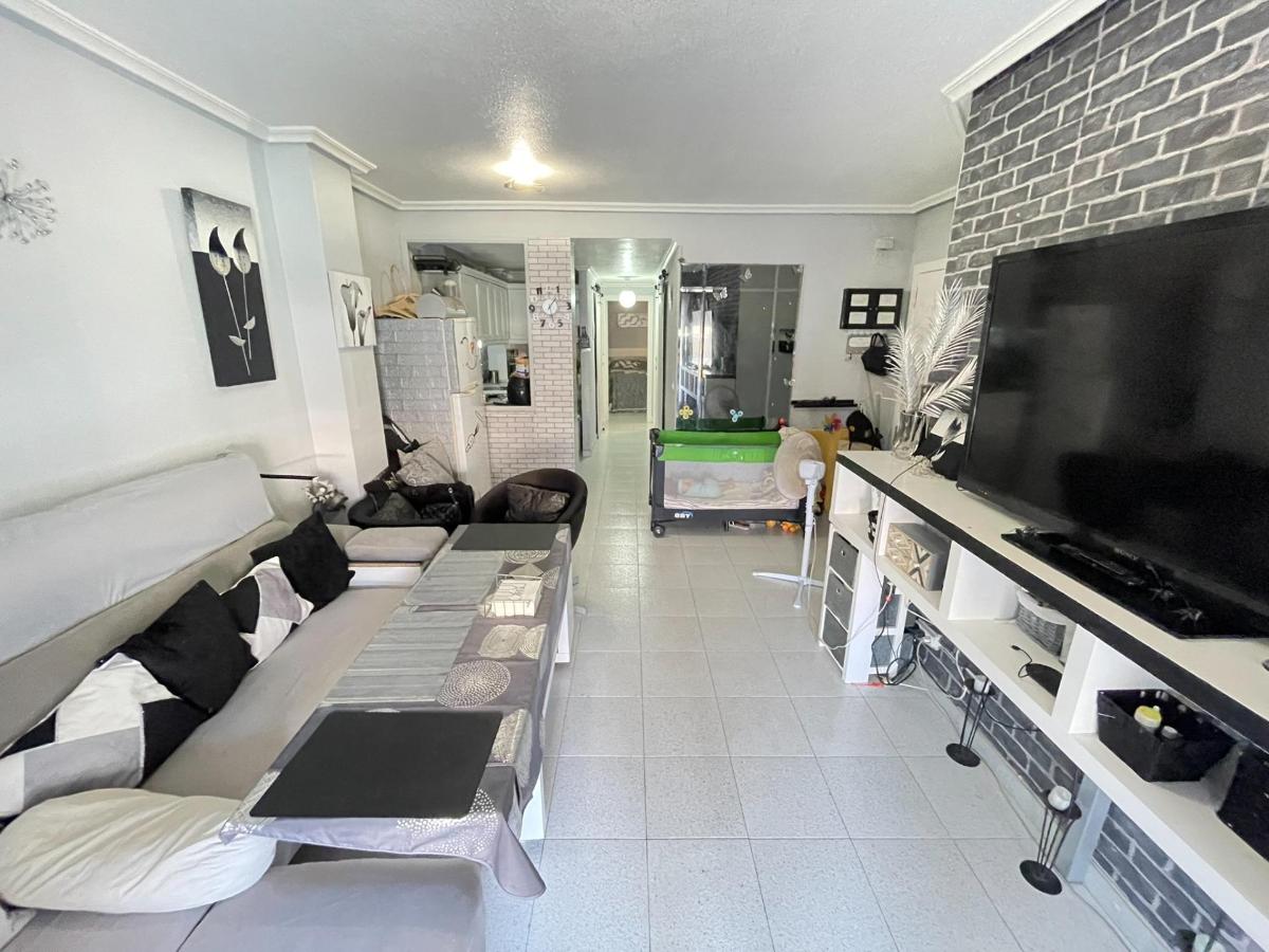 Apartment in Guardamar del Segura, Alicante, Spain 2 bedrooms, 64 sq.m. No. 183856