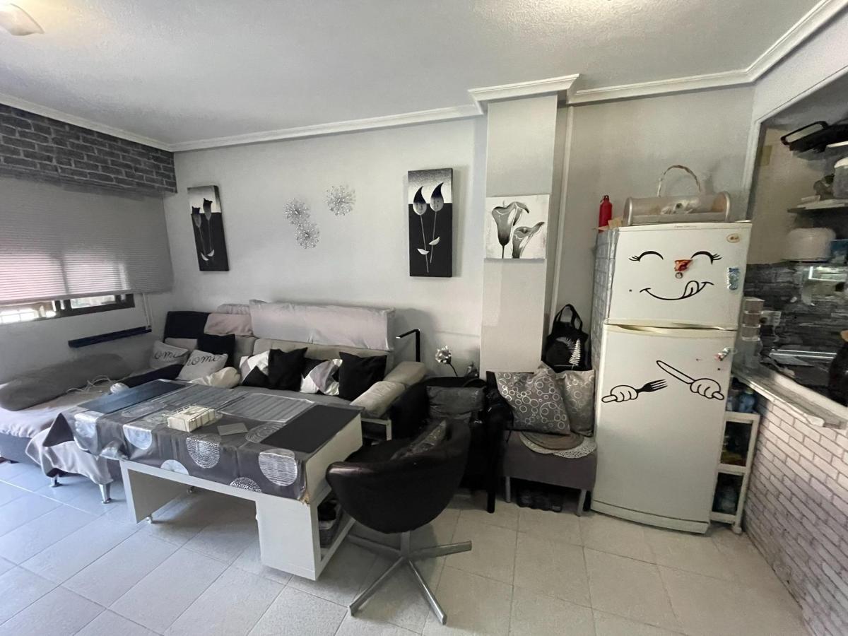 Apartment in Guardamar del Segura, Alicante, Spain 2 bedrooms, 64 sq.m. No. 183856
