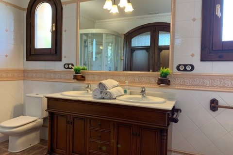 Villa for sale in Ciudad Quesada, Alicante, Spain 6 bedrooms, 300 sq.m. No. 175286 - photo 14