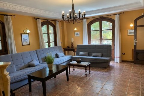 Villa for sale in Ciudad Quesada, Alicante, Spain 6 bedrooms, 300 sq.m. No. 175286 - photo 4