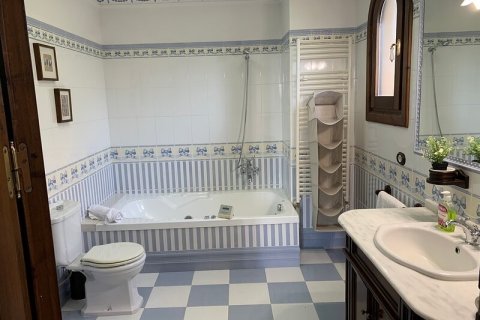 Villa for sale in Ciudad Quesada, Alicante, Spain 6 bedrooms, 300 sq.m. No. 175286 - photo 21
