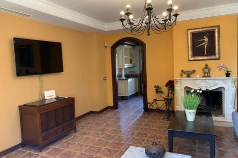 Villa for sale in Ciudad Quesada, Alicante, Spain 6 bedrooms, 300 sq.m. No. 175286 - photo 8