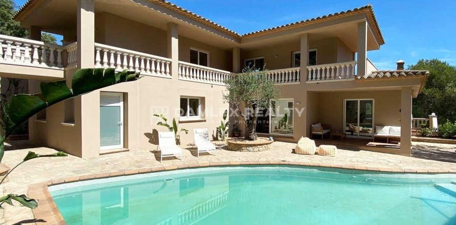Dom w Begur, Girona, Hiszpania 5 sypialni, 550 mkw. nr 177037
