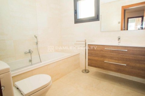 Kamienica w Lloret de Mar, Girona, Hiszpania 3 sypialnie, 145 mkw. nr 177039 – zdjęcie 19