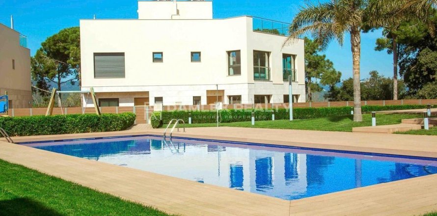 Kamienica w Lloret de Mar, Girona, Hiszpania 3 sypialnie, 145 mkw. nr 177039