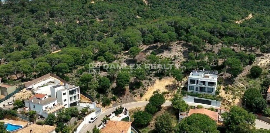 Dom w Lloret de Mar, Girona, Hiszpania 4 sypialnie, 336 mkw. nr 177040