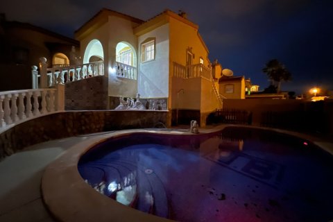 Villa till salu i Ciudad Quesada, Alicante, Spanien 3 sovrum, 150 kvm. Nr. 145363 - foto 1