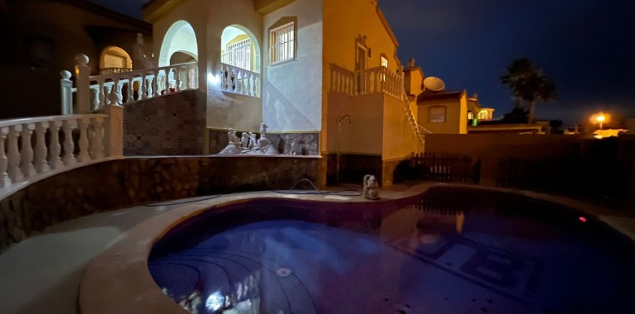 Villa i Ciudad Quesada, Alicante, Spanien 3 sovrum, 150 kvm. Nr. 145363