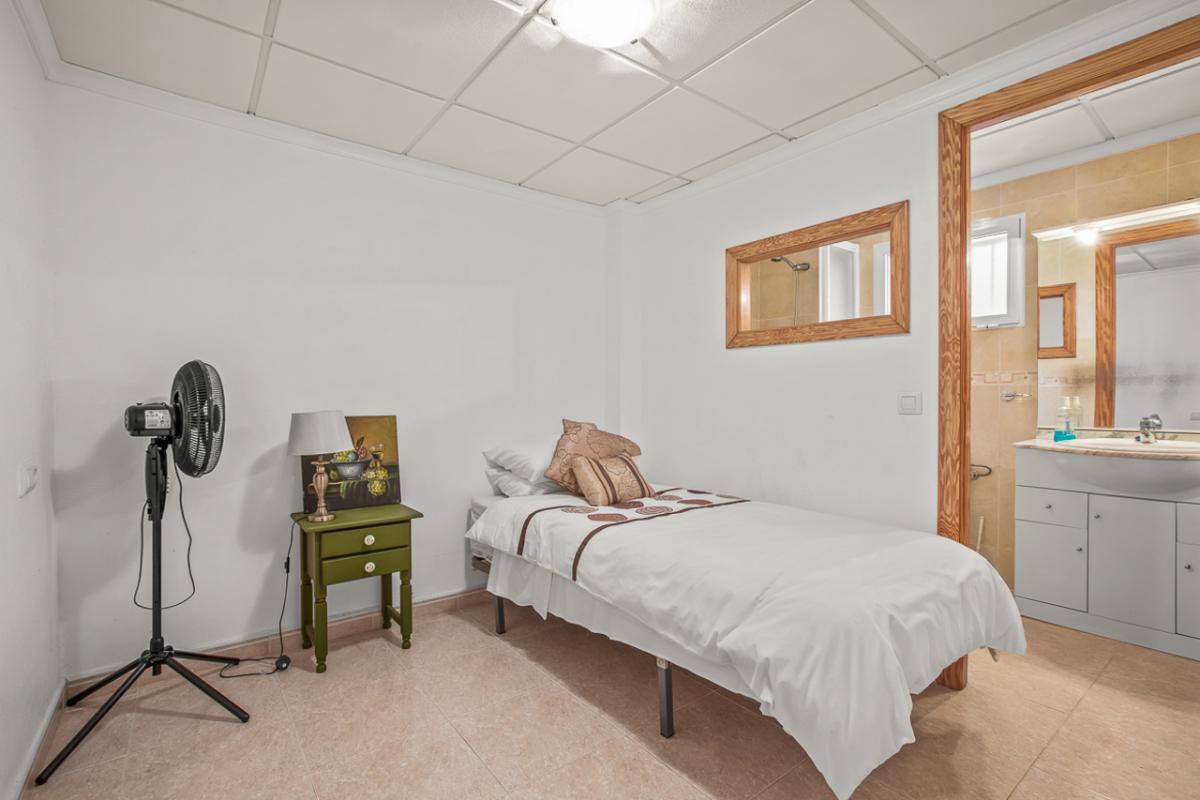 Villa en Algorfa, Alicante, España 4 dormitorios, 220 m2 No. 112903