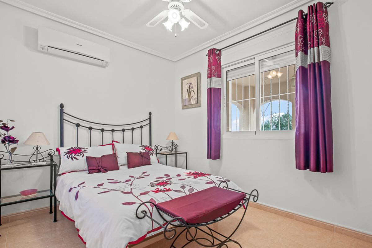 Villa en Algorfa, Alicante, España 4 dormitorios, 220 m2 No. 112903