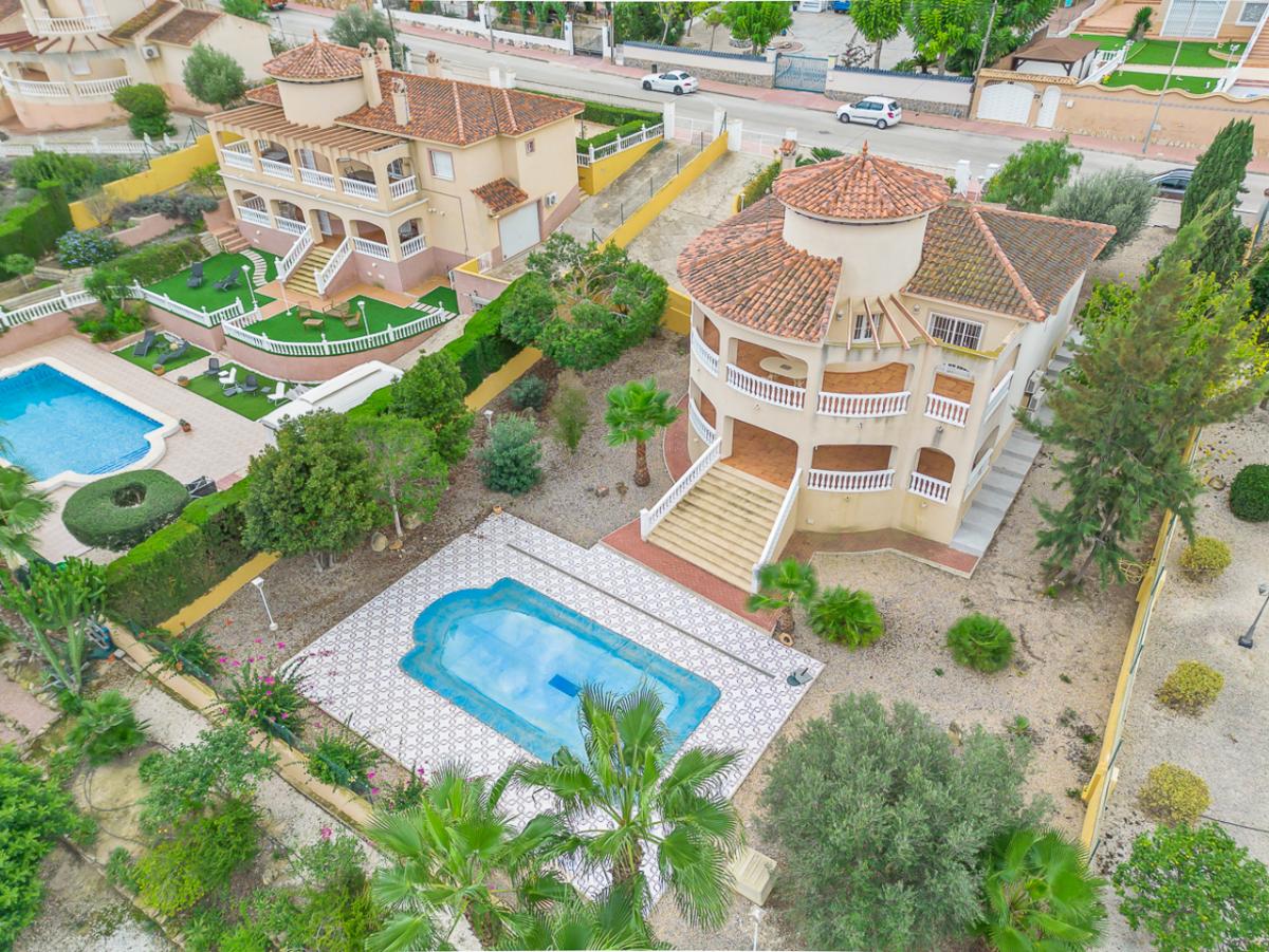 Villa en Algorfa, Alicante, España 4 dormitorios, 220 m2 No. 112903