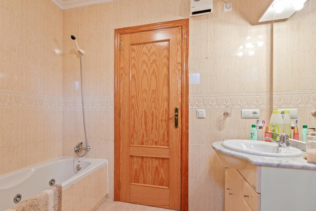 Villa en Algorfa, Alicante, España 4 dormitorios, 220 m2 No. 112903