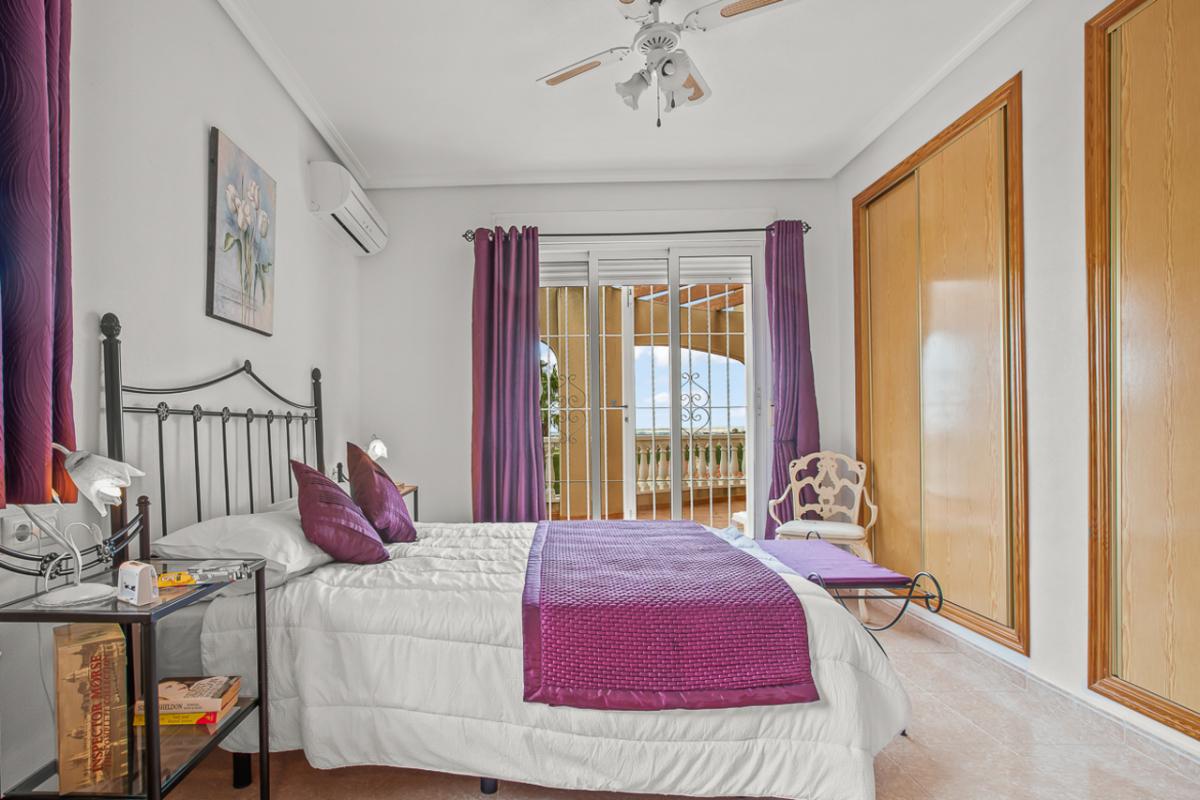 Villa en Algorfa, Alicante, España 4 dormitorios, 220 m2 No. 112903