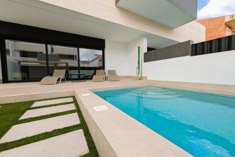 Bungalowi myytävänä Pilar de la Horadada, Alicante, Espanja, 3 makuuhuonetta,  No. 138882 - kuva 28