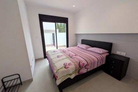 Bungalowi myytävänä Pilar de la Horadada, Alicante, Espanja, 3 makuuhuonetta,  No. 138882 - kuva 4