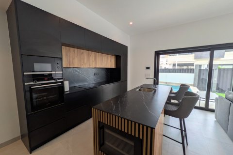 Bungalowi myytävänä Pilar de la Horadada, Alicante, Espanja, 3 makuuhuonetta,  No. 138882 - kuva 18