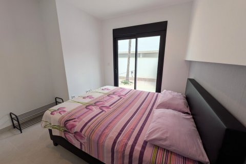 Bungalowi myytävänä Pilar de la Horadada, Alicante, Espanja, 3 makuuhuonetta,  No. 138882 - kuva 5