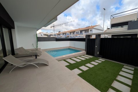 Bungalowi myytävänä Pilar de la Horadada, Alicante, Espanja, 3 makuuhuonetta,  No. 138882 - kuva 27