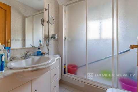 Villa en venta en Lloret de Mar, Gerona, España 3 dormitorios, 135 m2 No. 177278 - foto 17