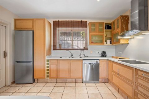 Działka w Altea, Alicante, Hiszpania 6 sypialni, 425 mkw. nr 179814 – zdjęcie 26