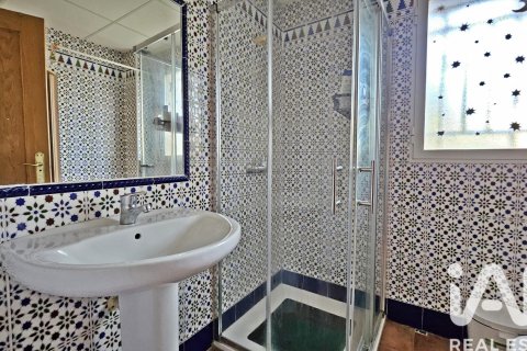 Hus till salu i Aguilas, Murcia, Spanien 5 sovrum, 259 kvm. Nr. 173287 - foto 11