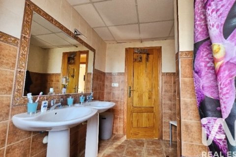 Hus till salu i Aguilas, Murcia, Spanien 5 sovrum, 259 kvm. Nr. 173287 - foto 22