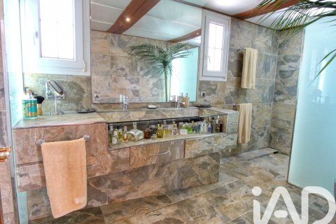 Hus till salu i Girona, Spanien 3 sovrum, 317 kvm. Nr. 173291 - foto 20