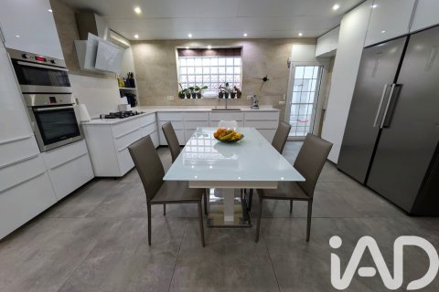 Hus till salu i Girona, Spanien 3 sovrum, 317 kvm. Nr. 173291 - foto 12