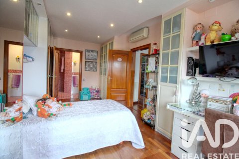 Hus till salu i Girona, Spanien 3 sovrum, 317 kvm. Nr. 173291 - foto 30