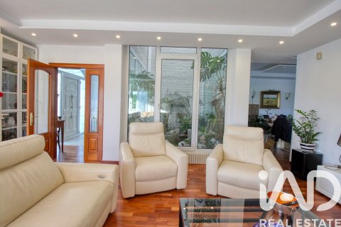 Hus till salu i Girona, Spanien 3 sovrum, 317 kvm. Nr. 173291 - foto 10