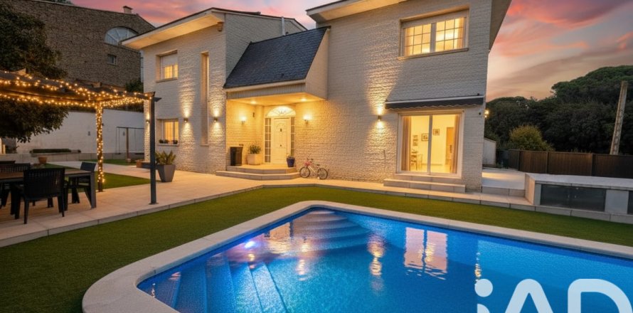 Hus i Girona, Spanien 3 sovrum, 317 kvm. Nr. 173291
