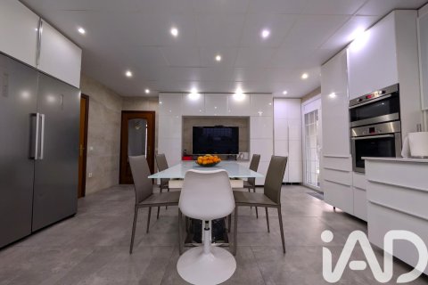 Hus till salu i Girona, Spanien 3 sovrum, 317 kvm. Nr. 173291 - foto 14