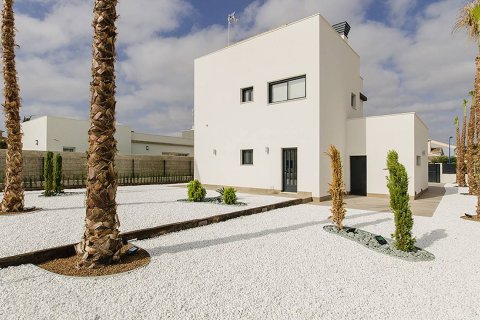 Huvila myytävänä Dehesa De Campoamor, Alicante, Espanja, 3 makuuhuonetta, 239 m2 No. 154471 - kuva 2