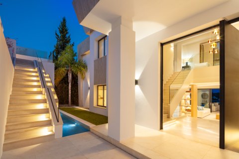 Villa till salu Benahavis, Malaga, Spanien 7 sovrum, 1365 kvm. Nr. 137023 - foto 29