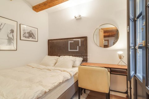 Apartment for sale in Barcelona, Spain 3 bedrooms, 91 sq.m. No. 167963 - photo 16