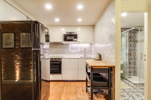 Apartment for sale in Barcelona, Spain 3 bedrooms, 91 sq.m. No. 167963 - photo 4