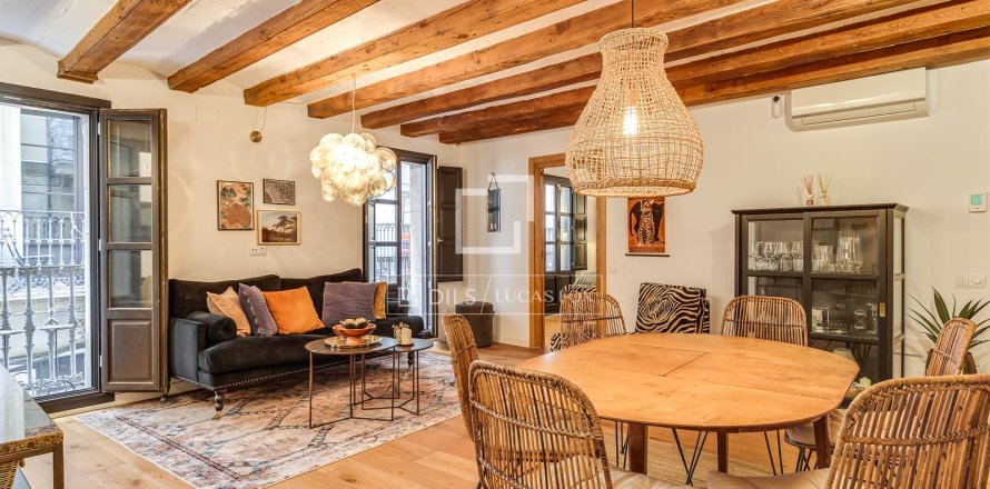 Apartment in Barcelona, Spain 3 bedrooms, 91 sq.m. No. 167963