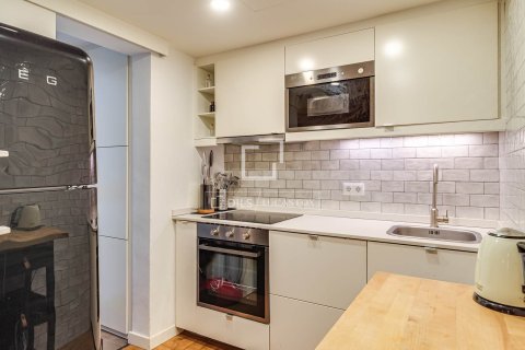 Apartment for sale in Barcelona, Spain 3 bedrooms, 91 sq.m. No. 167963 - photo 8