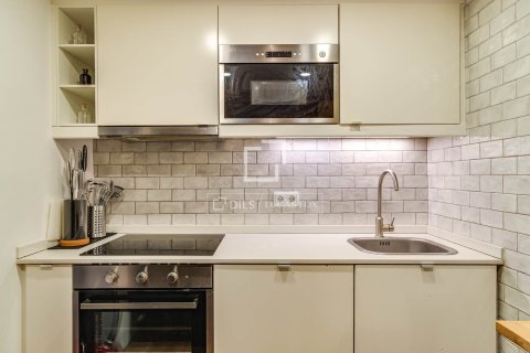 Apartment for sale in Barcelona, Spain 3 bedrooms, 91 sq.m. No. 167963 - photo 9